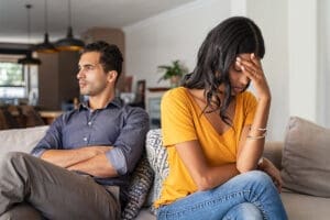 Two people experiencing relationship anxiety