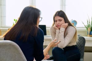 therapist talks with client about the spravato timeline and what to expect